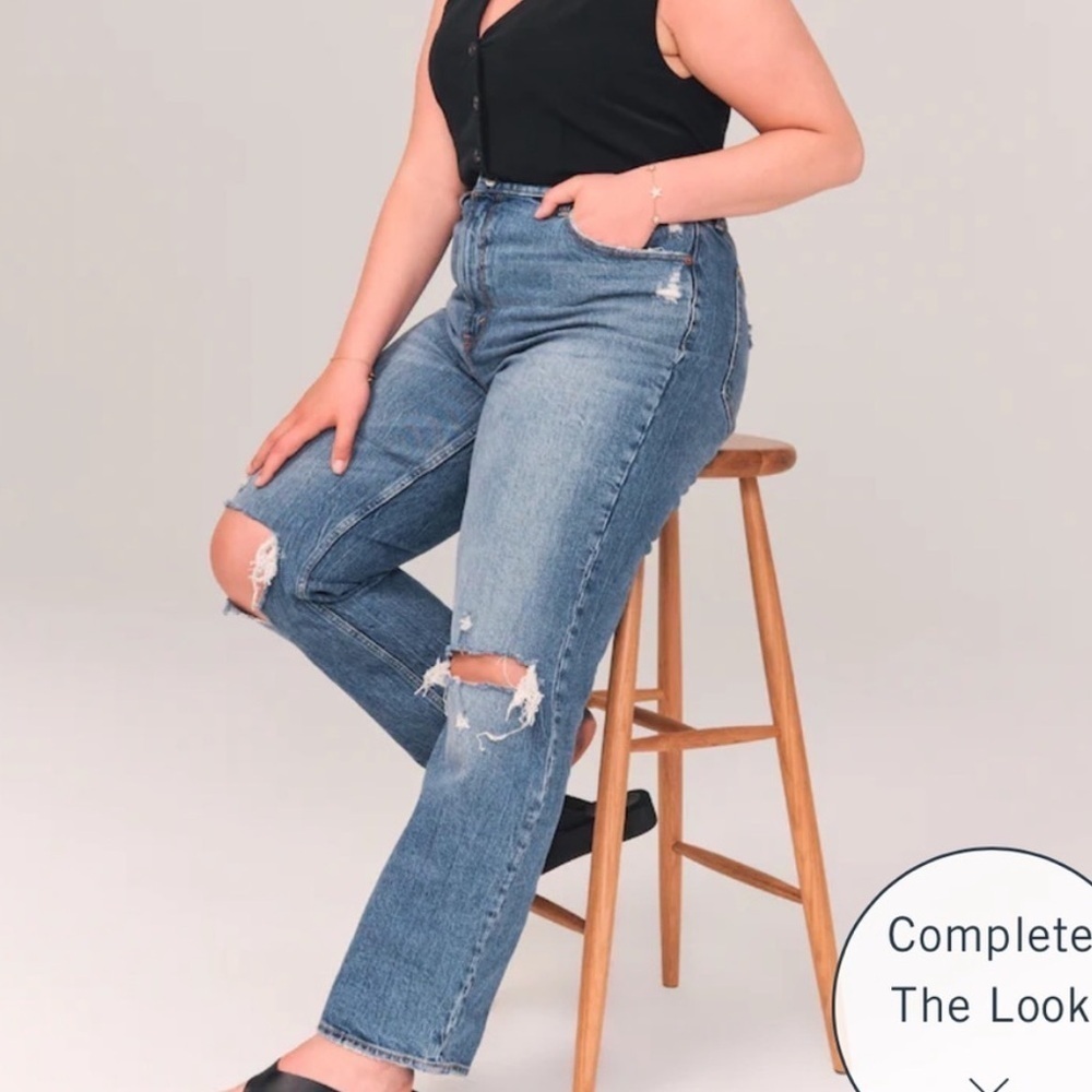 Abercrombie & Fitch Curve Love 90’s Straight Jean - Picture 4 of 11